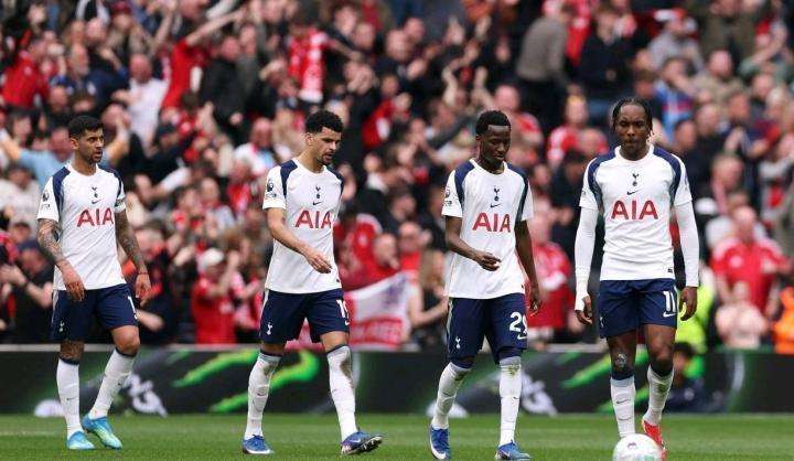  热刺保级警钟长鸣：教练更迭难掩深层顽疾，俱乐部需彻底革新求生。 体育新闻