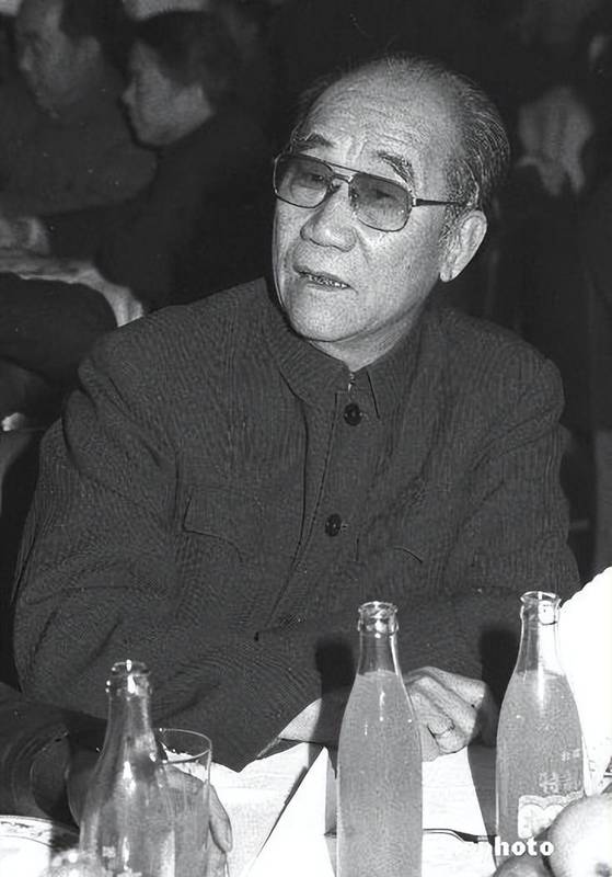 侯宝林与毛主席:相声表演的中南海礼制与技术细节深度解析 文化旅游
